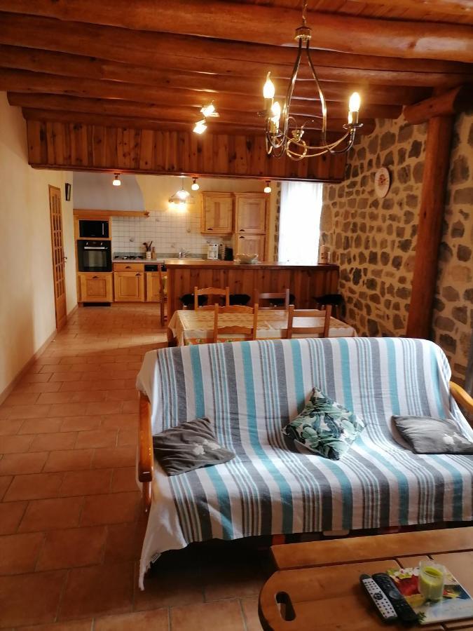 Gite A La Ferme Le Malzieu-Ville Екстер'єр фото